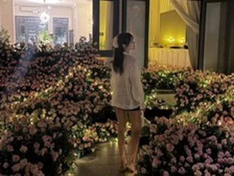 Ngôi nhà của Diệp Lâm Anh - nơi "hồng hài nhi" kém 11 tuổi phủ kín 6.836 đóa hoa hồng, đẹp hơn cả cổ tích