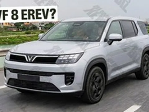SUV VinFast cỡ trung mới lần đầu lộ diện trên đường: Dáng góc cạnh, gầm cao hơn VF 8, một chi tiết giống xe hybrid
