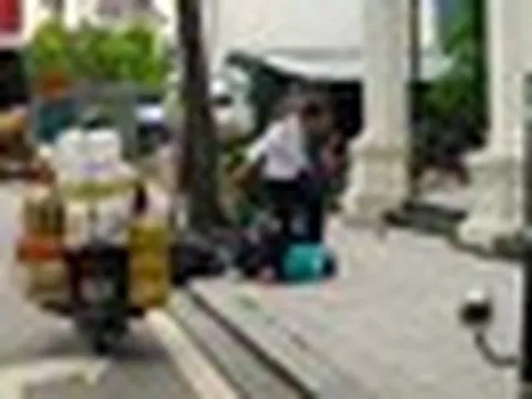 Chủ tịch Hà Nội yêu cầu xử lý vụ tài xế bị hành hung trước khu đô thị