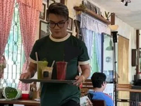 Nam ca sĩ U60 đình đám sắp đi bán cà phê ở đường Bùi Thị Xuân, Đà Lạt