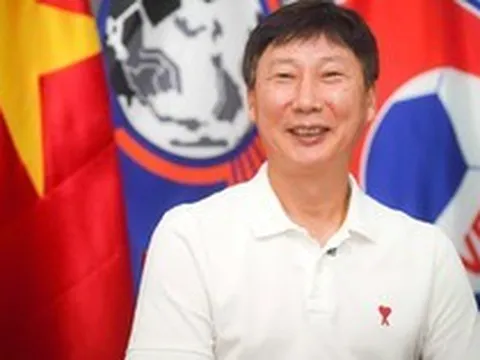 HLV Kim Sang-sik: Vợ khuyên ở hẳn Việt Nam, nhưng giá nhà cao quá không mua được