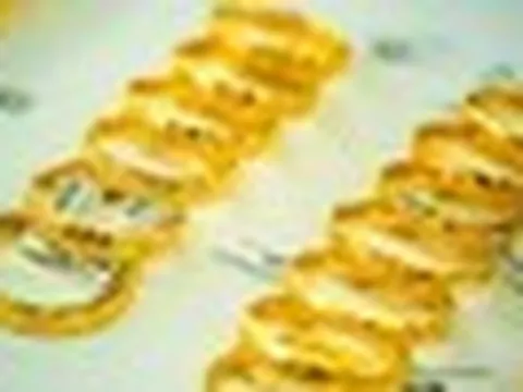 Giá vàng hôm nay 28/8 "quay xe" giảm, vàng nhẫn trượt dài gần 2 triệu đồng/lượng!