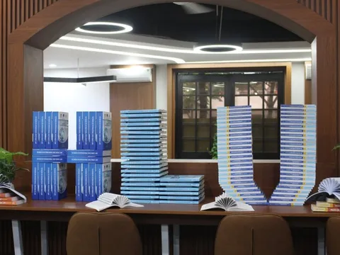 Một trường đại học lập tổ kiểm tra giáo trình giả