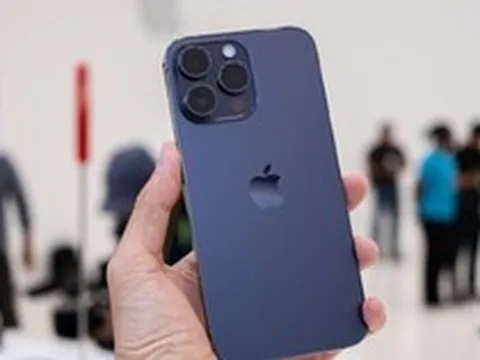 Nhiều mẫu iPhone cũ giảm giá kỷ lục, có mẫu chỉ còn hơn 5 triệu đồng