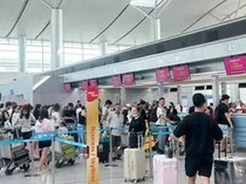 Sân bay Tân Sơn Nhất dự kiến phục vụ hơn 113.000 hành khách trong ngày 30-8