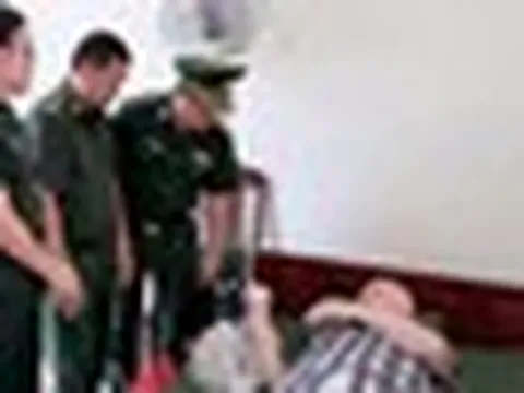 Được cấp cứu kịp thời khi vừa nhập cảnh, du khách Mỹ xúc động muốn hiến tạng cho Việt Nam