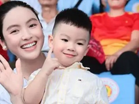 Doãn Hải My, Chu Thanh Huyền và dàn WAGs ra sân Hàng Đẫy xem trận Siêu cúp Quốc gia