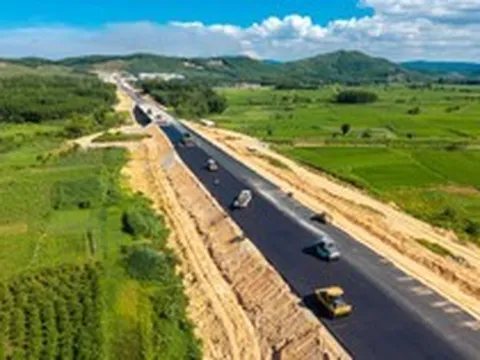 Thủ tướng Chính phủ yêu cầu đẩy nhanh tiến độ các dự án đường cao tốc tại khu vực phía Bắc