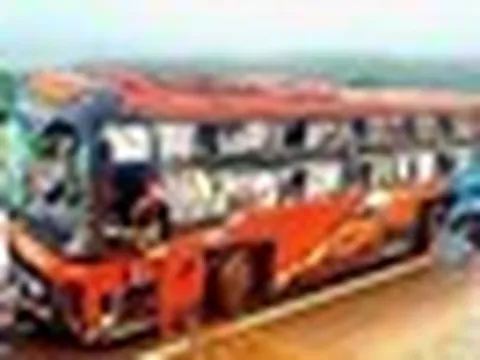 Vụ lật xe khách ở Gia Lai: Bộ Y tế yêu cầu tập trung cứu 20 nạn nhân bị thương