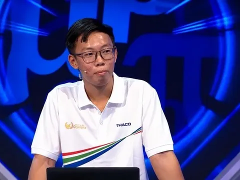 Nam sinh TP.HCM 'liều' đoán từ khóa, lội ngược dòng thắng Olympia