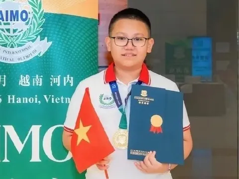Nam sinh lớp 7 giành học bổng trị giá tiền tỷ