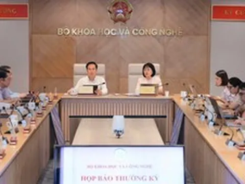 Đẩy mạnh phát triển công nghệ chiến lược, AI và hạ tầng số