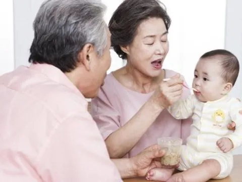 3 KHÔNG khi sống cùng con cái lúc về già, giúp cuộc sống nghỉ hưu an nhàn