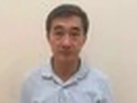 Khởi tố, bắt tạm giam Thứ trưởng Bộ Y tế Trần Văn Thuấn về tội “Nhận hối lộ”