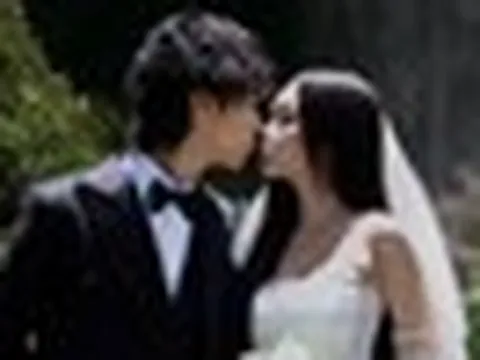 Mẹ đơn thân 2 con được ca sĩ Việt yêu say đắm, cắt máu thề nguyện trong ngày về chung một nhà
