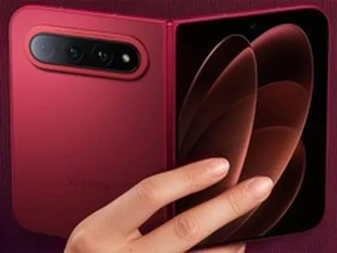 Vừa công bố ra mắt, Xiaomi Fold 18 đã vướng nghi vấn đạo nhái poster quảng cáo của Huawei: Giống nhau từng chi tiết nhỏ