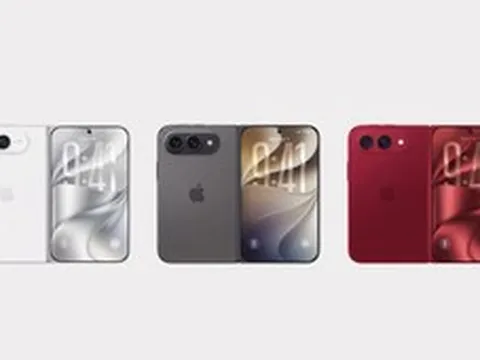 Rò rỉ hình ảnh thực tế của iPhone màn hình gập đầu tiên tại cửa hàng bán lẻ