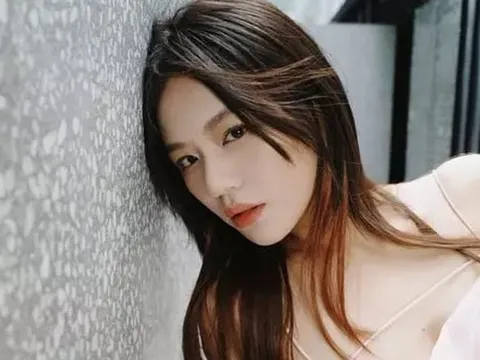 Ảnh hậu showbiz từng vật lộn với bệnh tật, tăng cân mất kiểm soát, nay "lột xác" đẹp ná thở