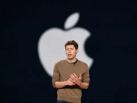 “Tôi là fan cuồng Apple”: Sam Altman bất ngờ thổ lộ giữa lúc OpenAI bị Apple kiện