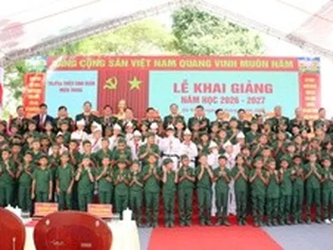 Lễ khai giảng đầu tiên của Trường Thiếu sinh quân miền Trung