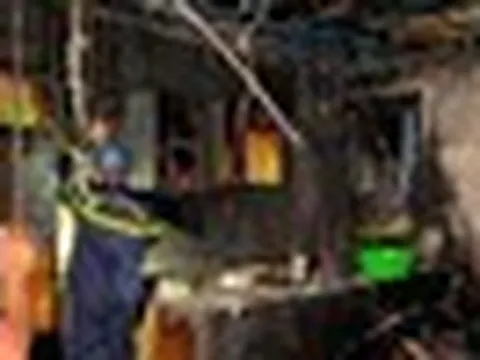 Tình huống 3 mẹ con chạy vào nhà vệ sinh trong vụ cháy chung cư hết sức nguy hiểm