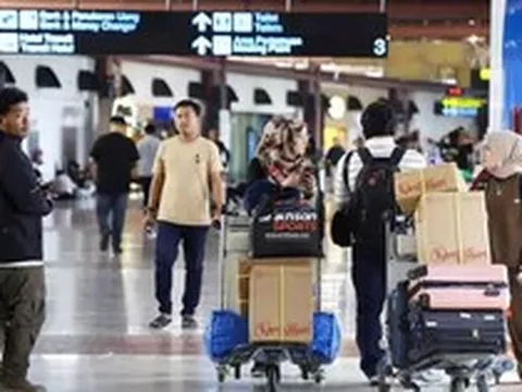 Núi lửa ở Indonesia phun trào, một số chuyến bay của Việt Nam bị ảnh hưởng