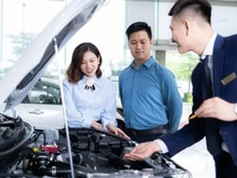 Phía sau cuộc đua ô tô giảm giá cả trăm triệu