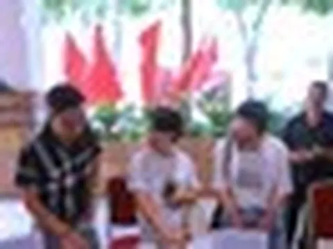 Người dân quét mã QR góp ý phương án điều chỉnh quy hoạch khu vực hồ Hoàn Kiếm