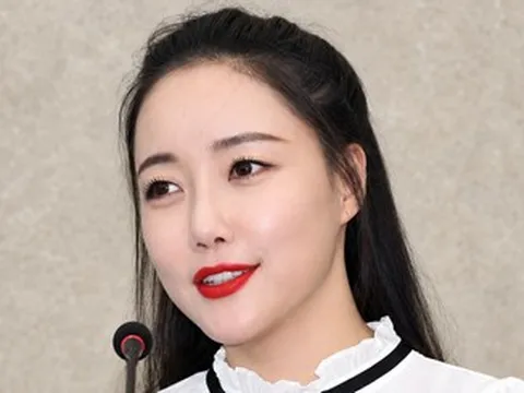 Nữ ca sĩ bị bắt giữ vì lái xe khi say xỉn