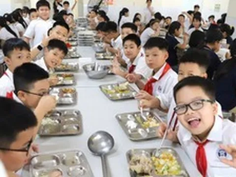 Hà Nội: Yêu cầu rà soát phương án tổ chức bữa ăn bán trú cho học sinh