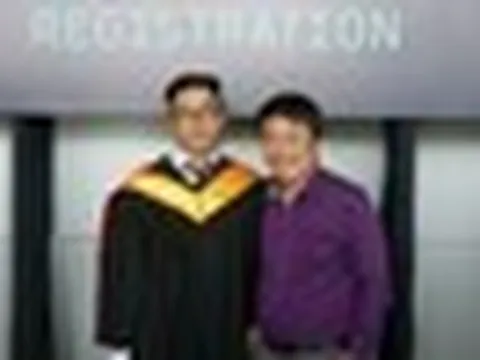 Con trai ruột sống ở Canada của cố nhạc sĩ Phú Quang nói về bố: "Lúc ấy, tôi ngượng vô cùng"