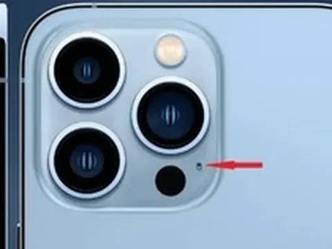 Sự thật về công dụng của chiếc lỗ nhỏ cạnh camera trên điện thoại iPhone