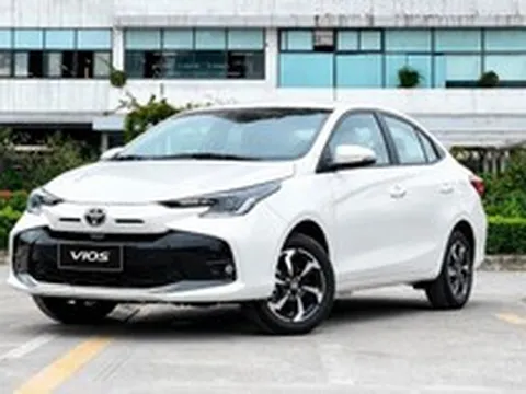 Toyota Vios lấy lại ngôi đầu sau đúng 1 tháng bị Honda City vượt mặt, khoảng cách doanh số vẫn hơn 1.300 xe