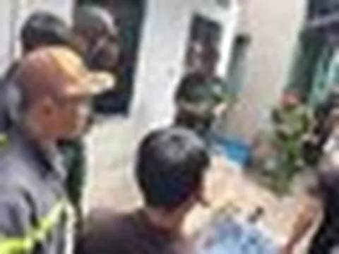 Tàu cá va chạm xuồng tại cửa biển ở Lâm Đồng, một người tử vong