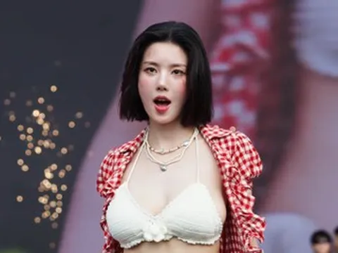 'Nữ thần gợi cảm' Kwon Eun Bi hủy sự kiện sau tai nạn xe