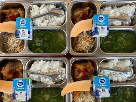Huế yêu cầu xử nghiêm mọi hành vi cắt xén suất ăn của học sinh