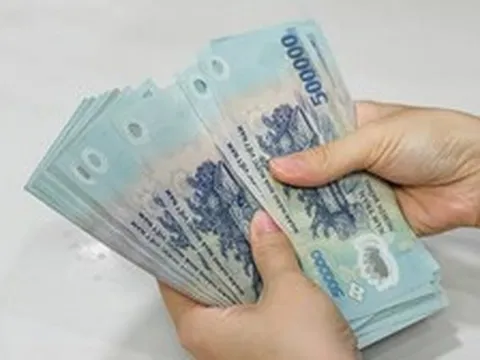 Phát hiện túi xách có 20 triệu đồng tiền mặt ở khu vực Hồ Hoàn Kiếm, công an vào cuộc xác minh thông tin