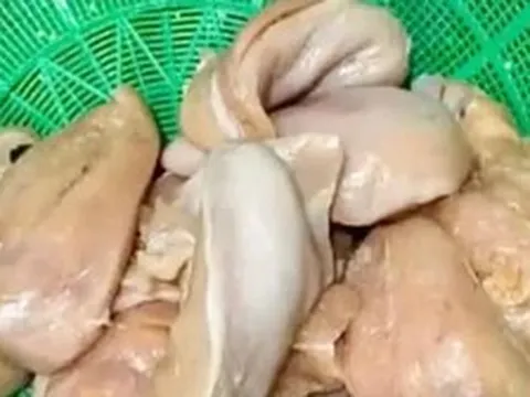 Vụ ‘gà, tôm bốc mùi đưa vào trường học’, Hà Nội chỉ đạo xử lý nghiêm