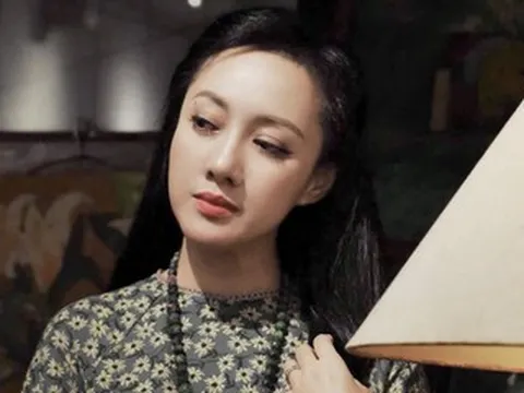 MC Hoài Anh VTV đẹp nền nã, Cục trưởng Xuân Bắc chống ngập giữa đêm