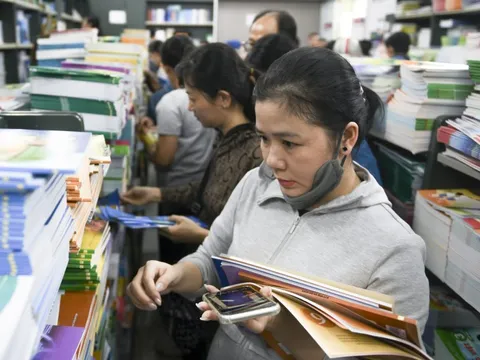 Bộ GD&ĐT nhận trách nhiệm về tình trạng thiếu SGK