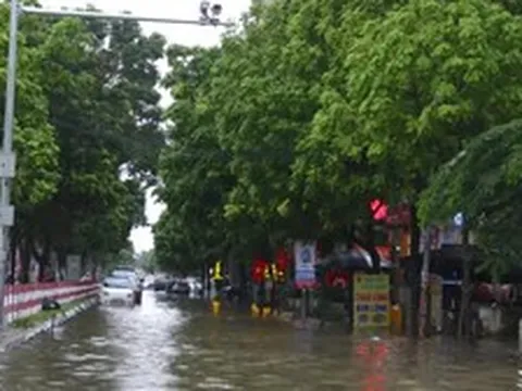 Hà Nội dồn toàn lực 'giải cứu' hơn 40 điểm ngập