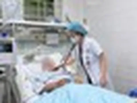Say rượu nằm ngủ, cảnh báo nguy cơ sặc thức ăn vào phổi