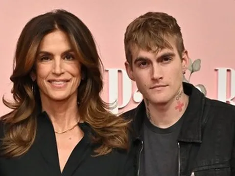 Bài đăng cuối cùng thể hiện sự sợ hãi của con trai Cindy Crawford trước khi qua đời