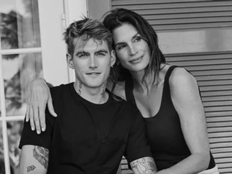 Con trai siêu mẫu Cindy Crawford qua đời ở tuổi 27