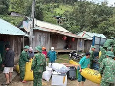 Núi Pơrlai ở Đà Nẵng xuất hiện nhiều vết nứt lớn, khẩn cấp di dời 40 hộ dân