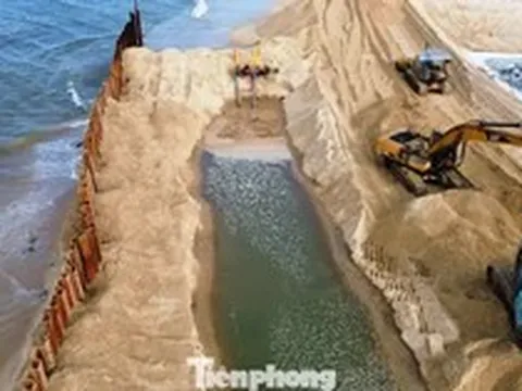 Nhìn gần công trình ‘lá chắn’ 260 tỷ đồng tăng tốc thi công trước biển Thuận An