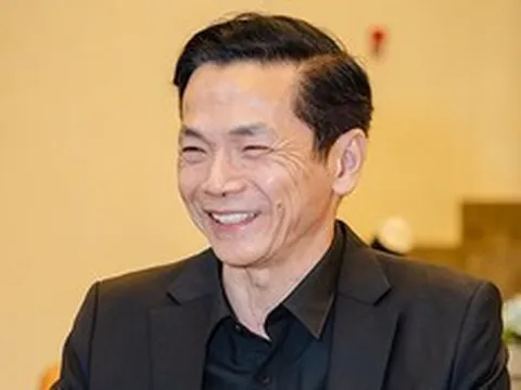NSND được khán giả yêu mến gọi là "ông bố quốc dân", có con trai du học Phần Lan, con gái nhận học bổng Mỹ