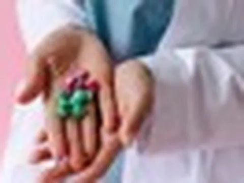 Kiến nghị thêm thuốc ung thư thế hệ mới vào danh mục BHYT, Bộ Y tế nói gì?