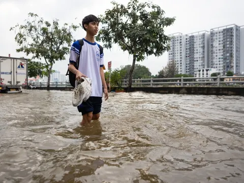 TP.HCM yêu cầu không để sinh bỏ học chỉ vì giao thông khó khăn