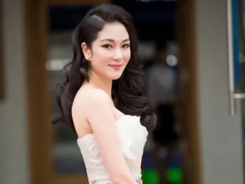 Khoảnh khắc bình dị của Hoa hậu Nguyễn Thị Huyền